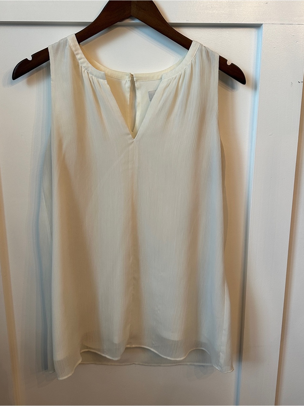 LOFT Cream Sleeveless V-Neck Chiffon Camisole
